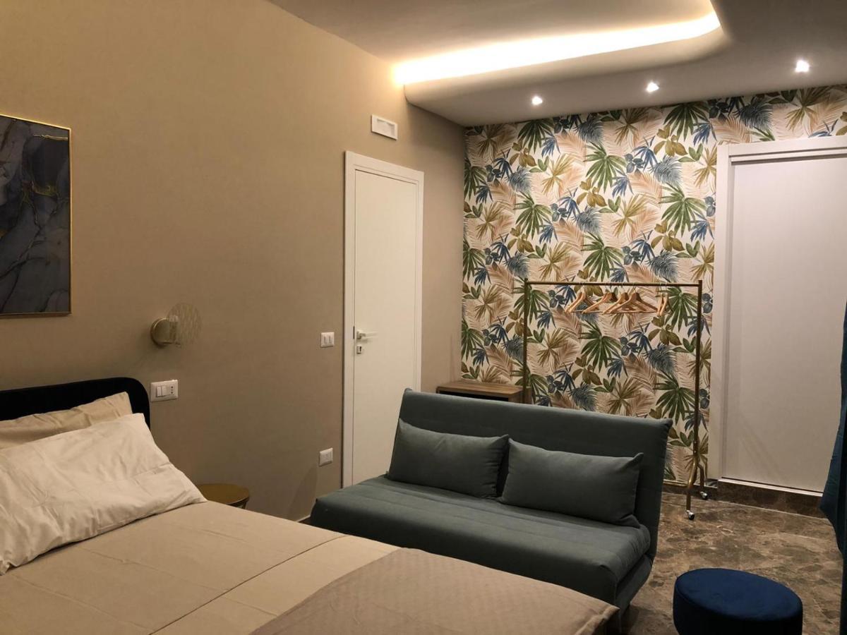Le Stanze Di Cloe Hotel Naples Luaran gambar