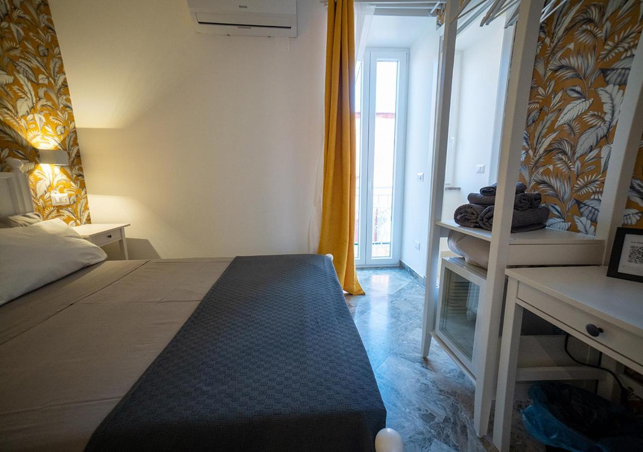 Le Stanze Di Cloe Hotel Naples Luaran gambar