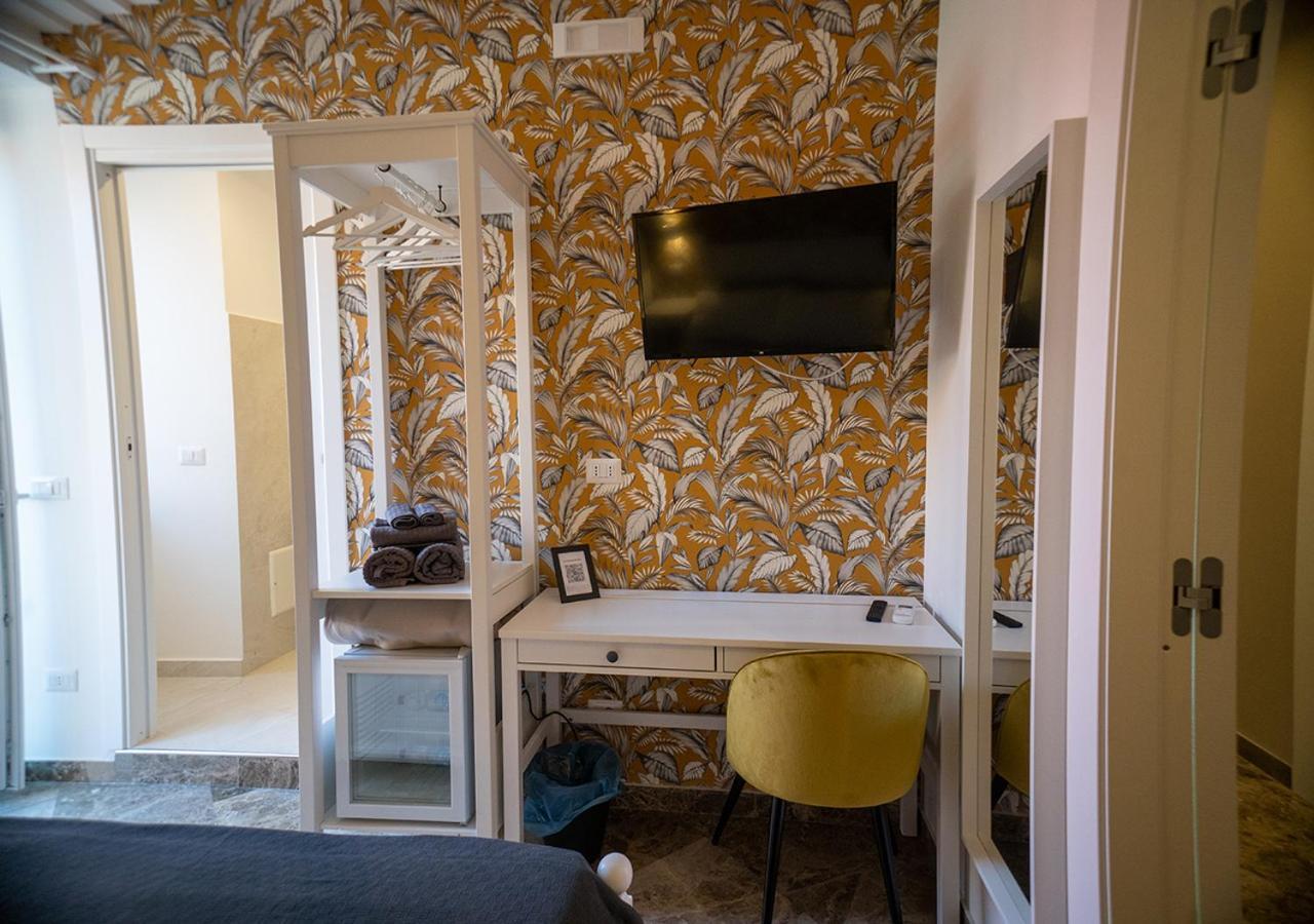Le Stanze Di Cloe Hotel Naples Luaran gambar