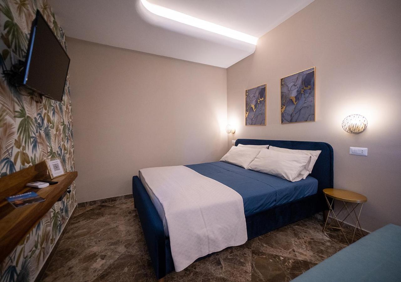 Le Stanze Di Cloe Hotel Naples Luaran gambar