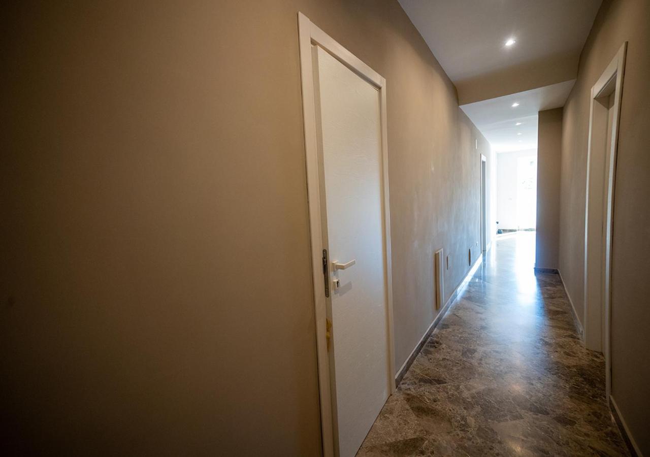 Le Stanze Di Cloe Hotel Naples Luaran gambar